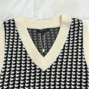 Sweater vest size Small